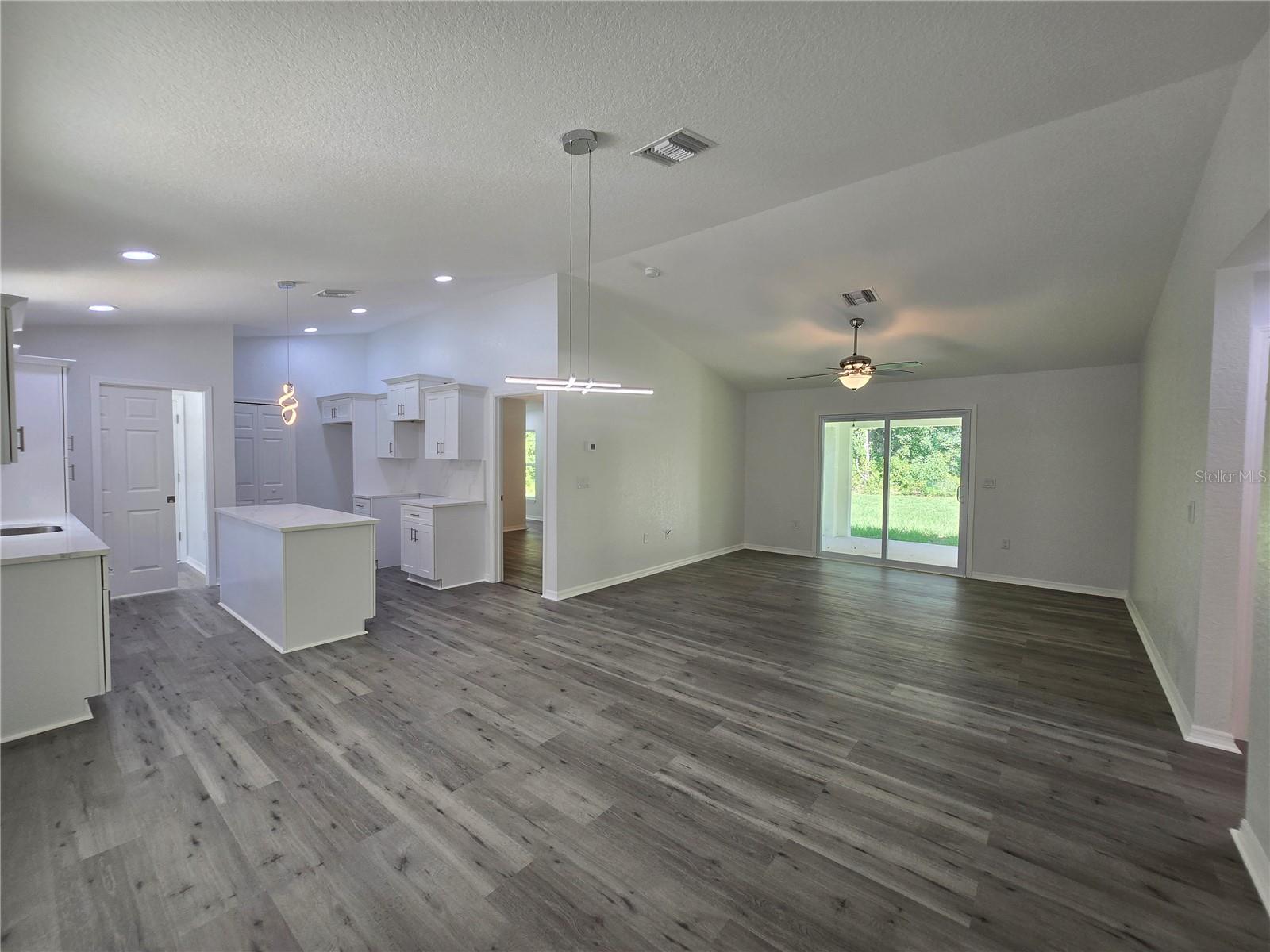 11 Sequoia Loop Pl Property Photo 12