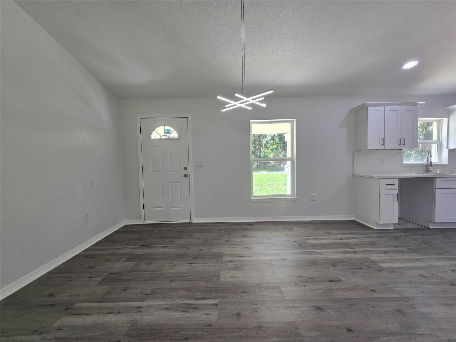 11 Sequoia Loop Pl Property Photo 13