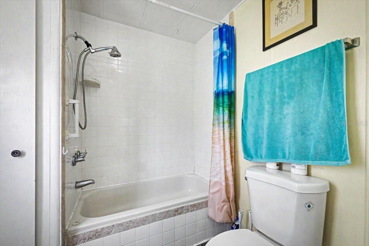 104 Edgewater Rd Property Photo 23