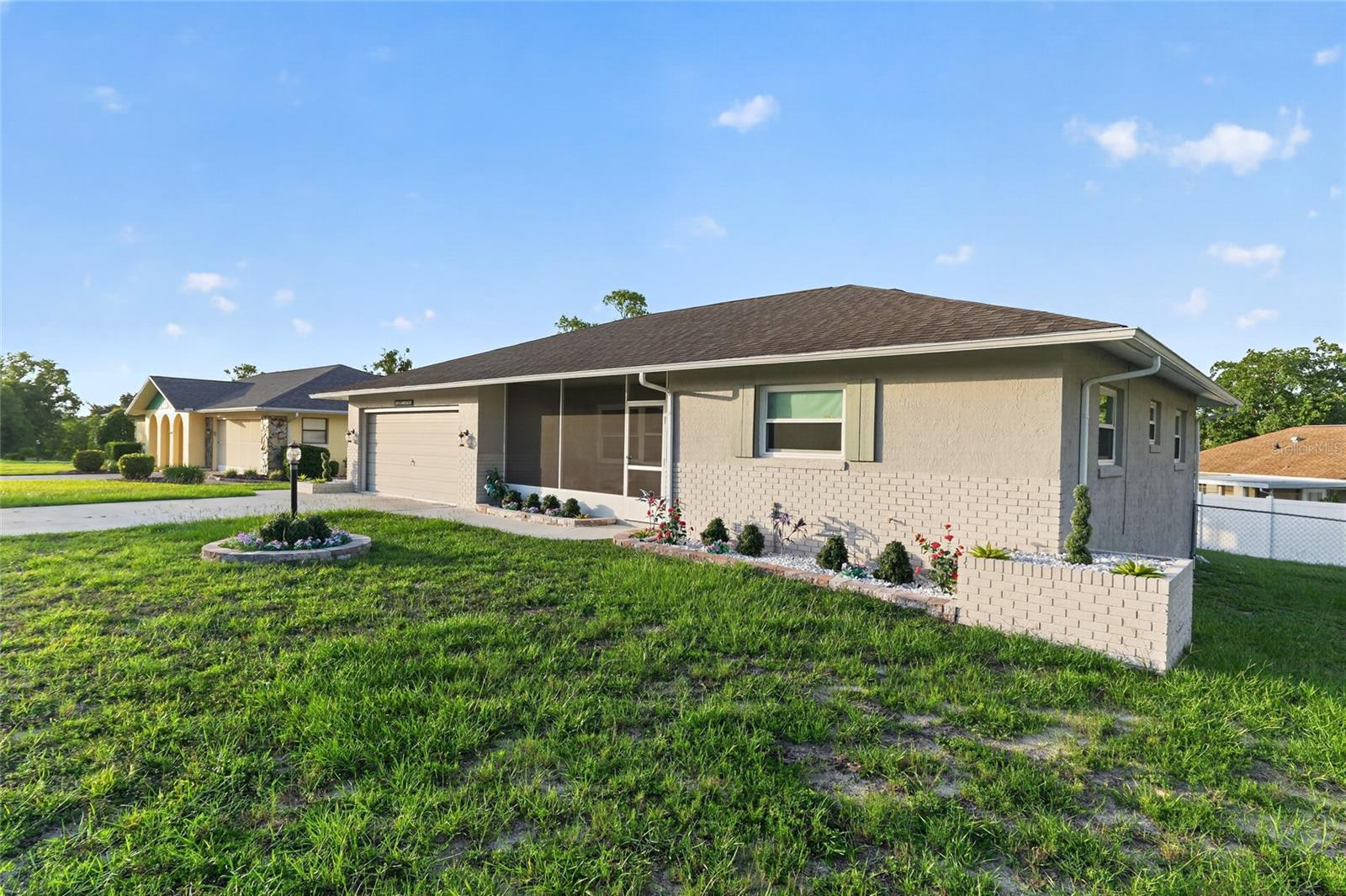 3705 N Honeylocust Dr Property Photo 11