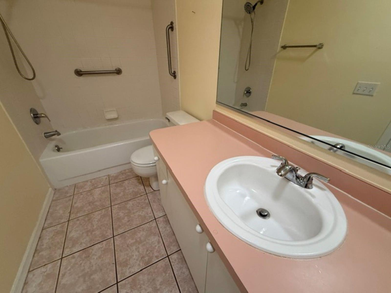 208 Aragon Ln Property Photo 9