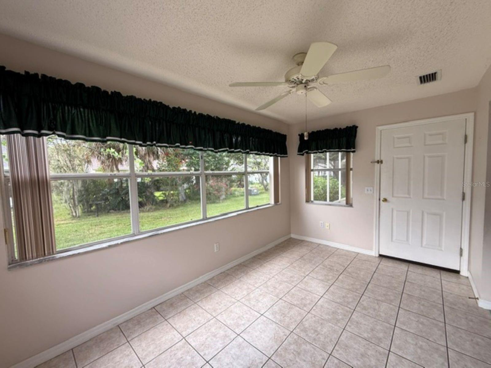 208 Aragon Ln Property Photo 10