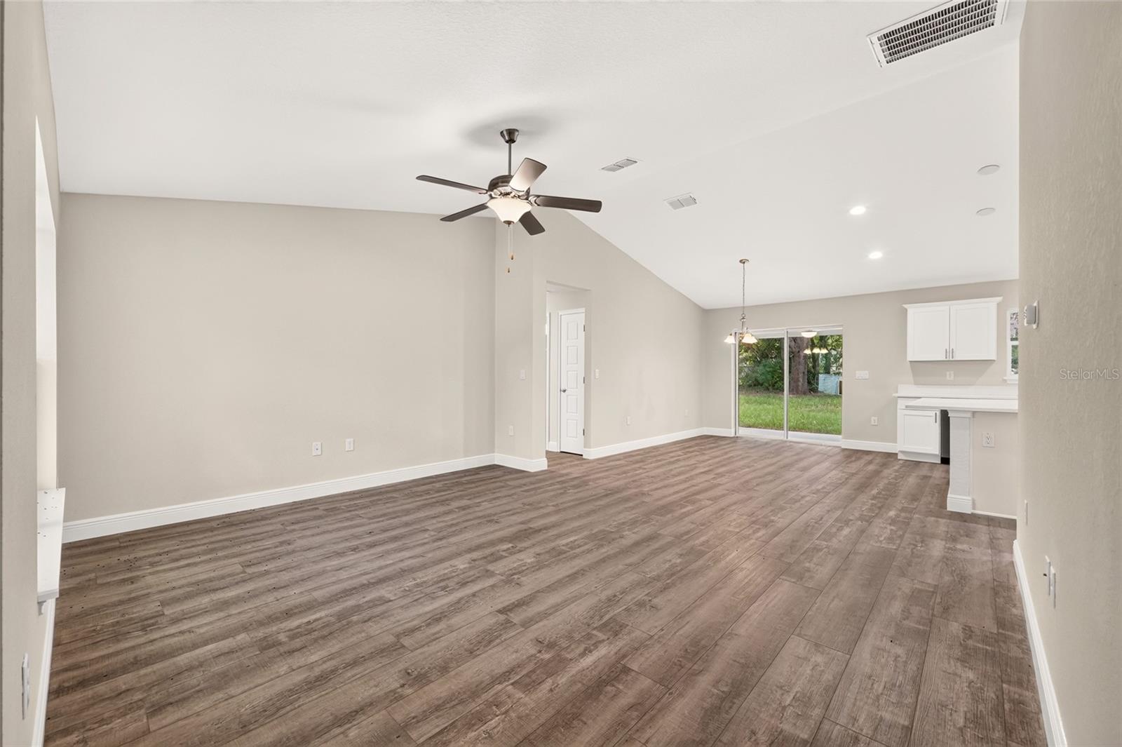 98 Pecan Course Cir Property Photo 9