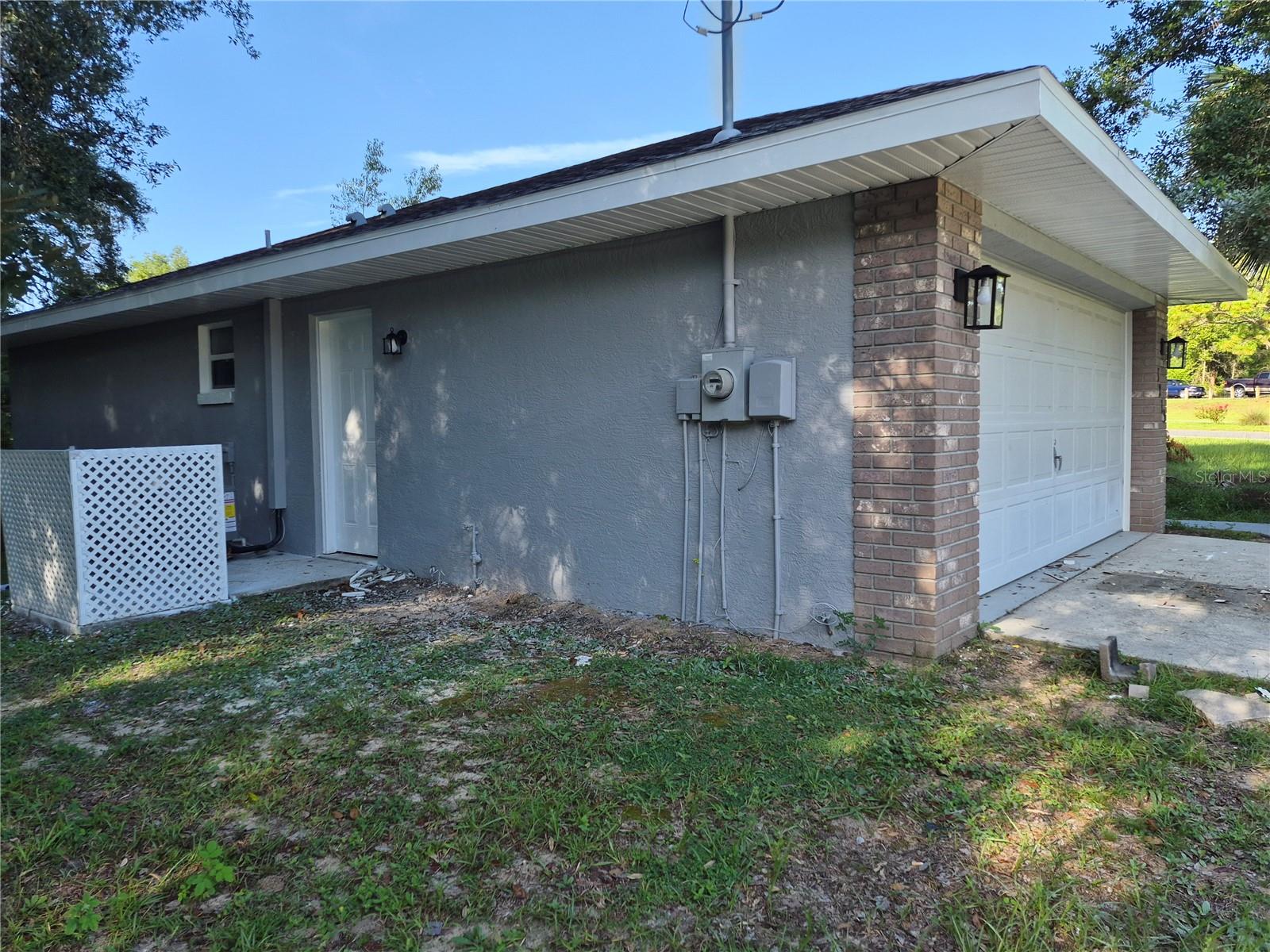 1213 W Sorrento Dr Property Photo 4