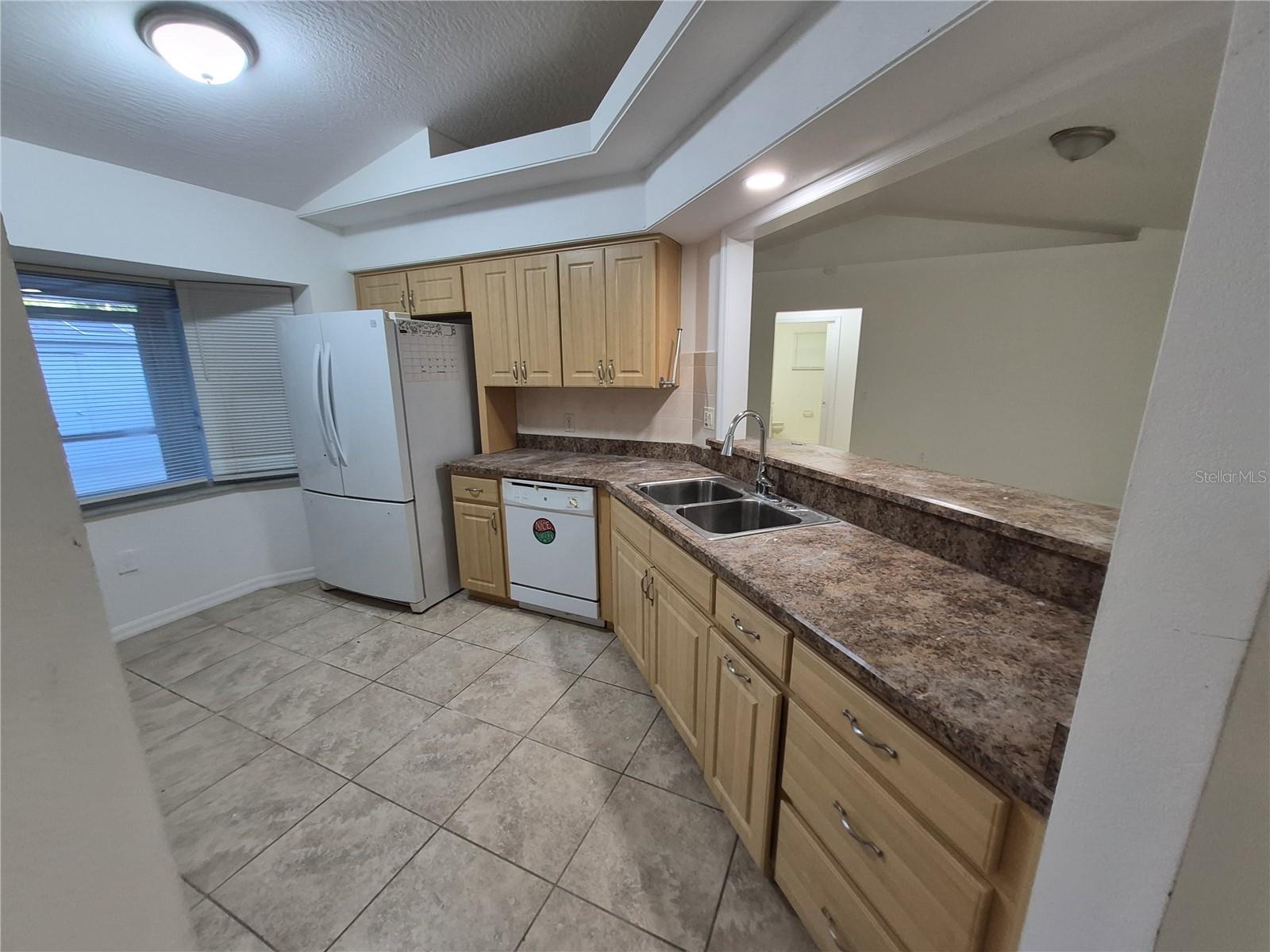 1213 W Sorrento Dr Property Photo 10