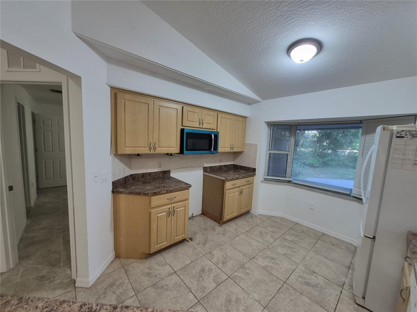1213 W Sorrento Dr Property Photo 11
