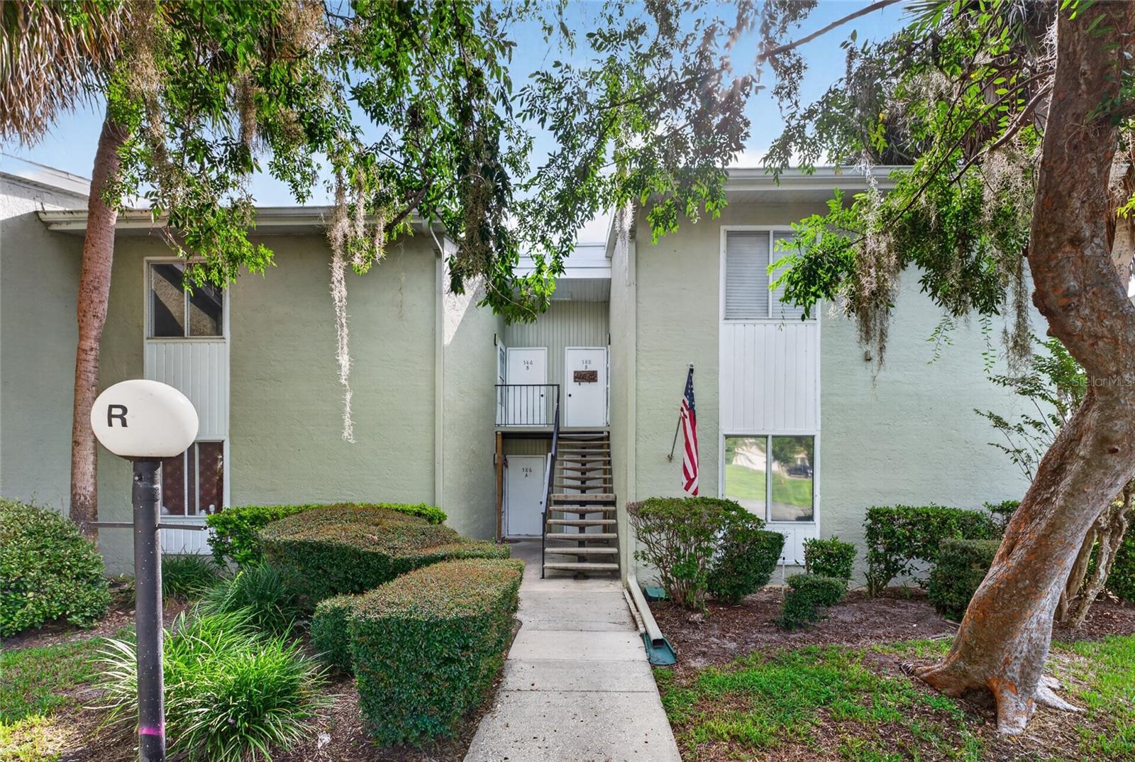 586 BAHIA CIR #B Property Photo 1