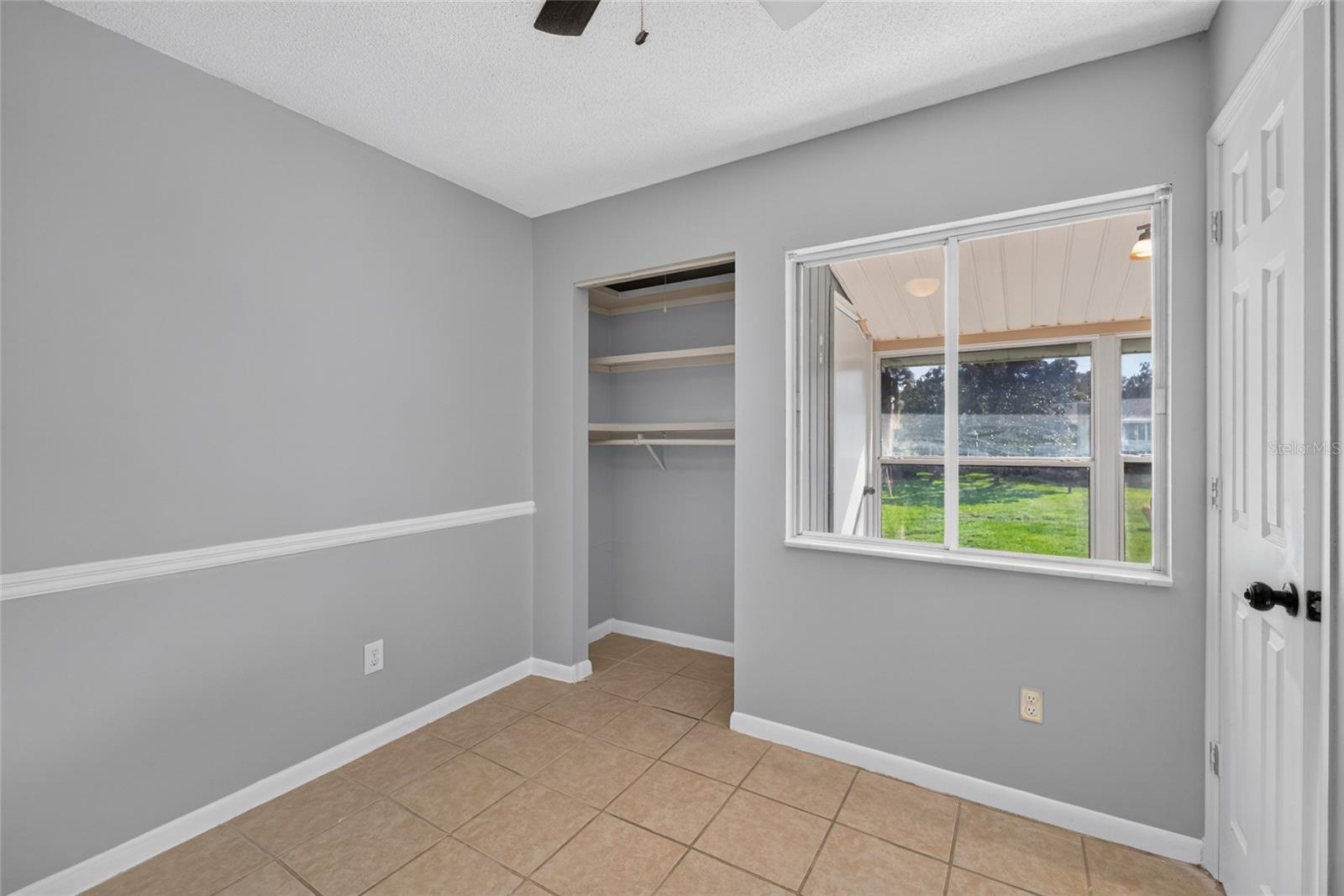 586 Bahia Cir #b Property Photo 9