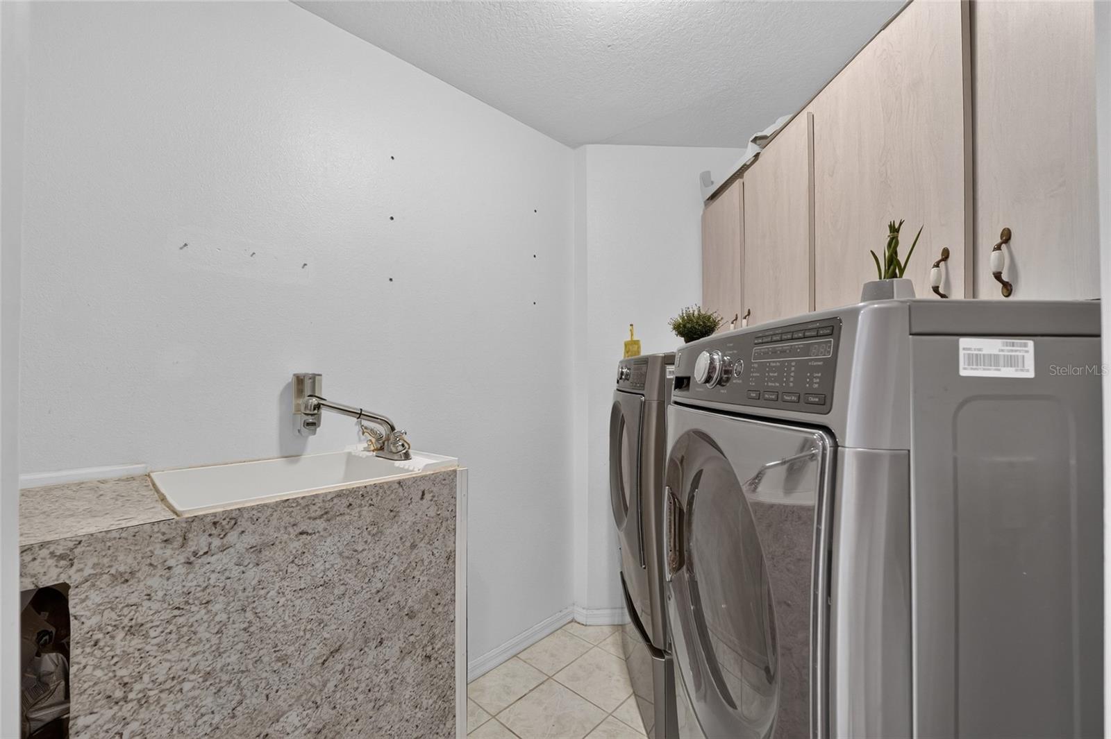 2155 W Fir Pl Property Photo 34