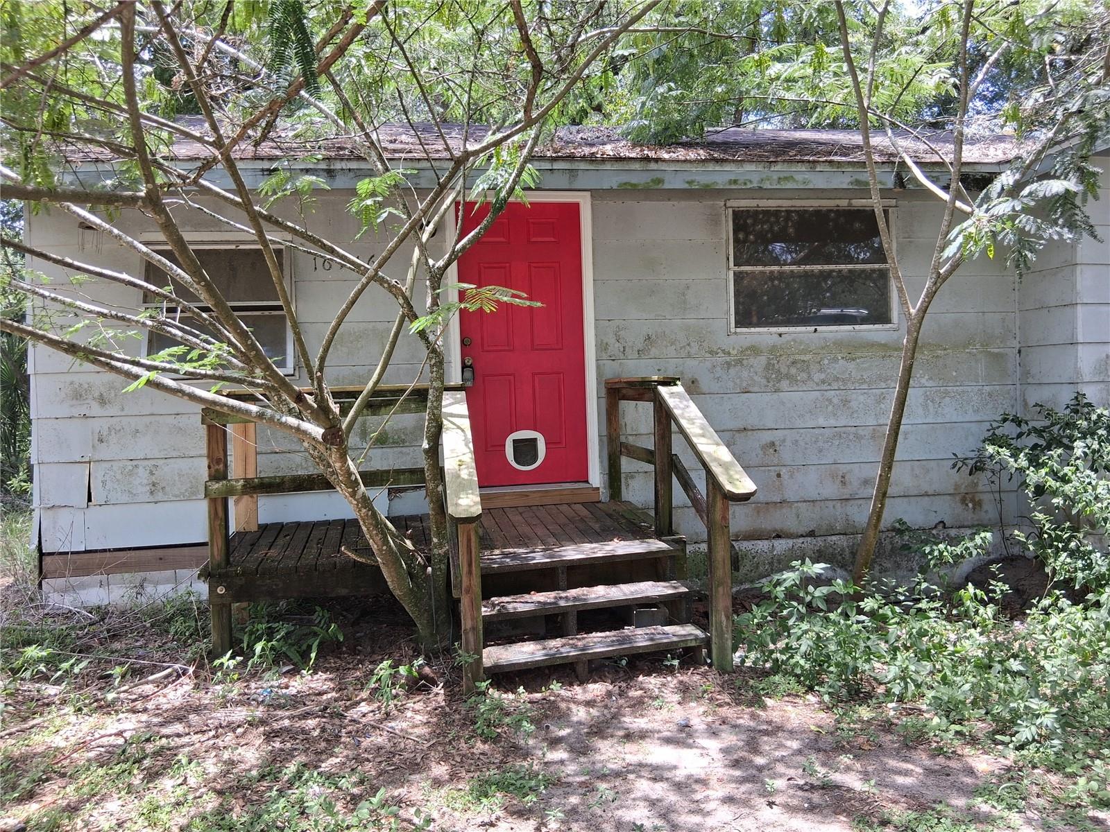 16716 E Fort King St Property Photo 1