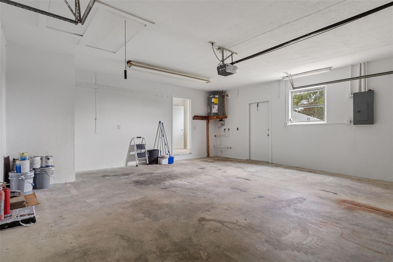 211 S Davis St Property Photo 34
