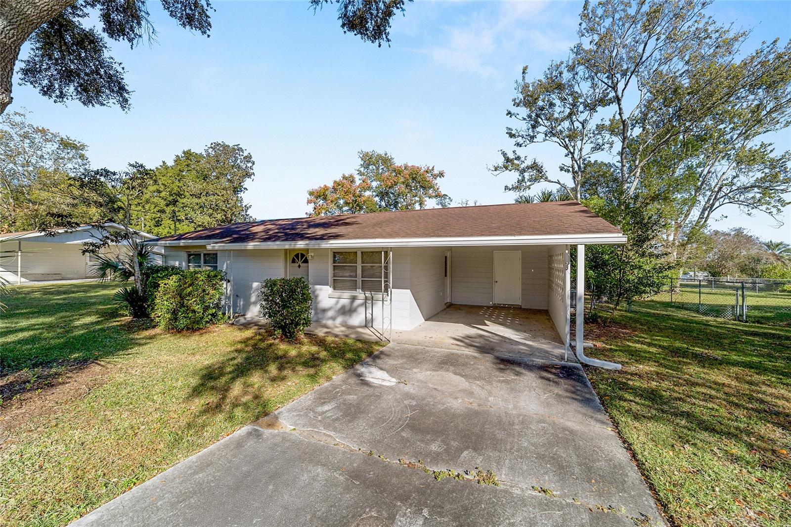 21529 SW HONEYSUCKLE ST Property Photo 1