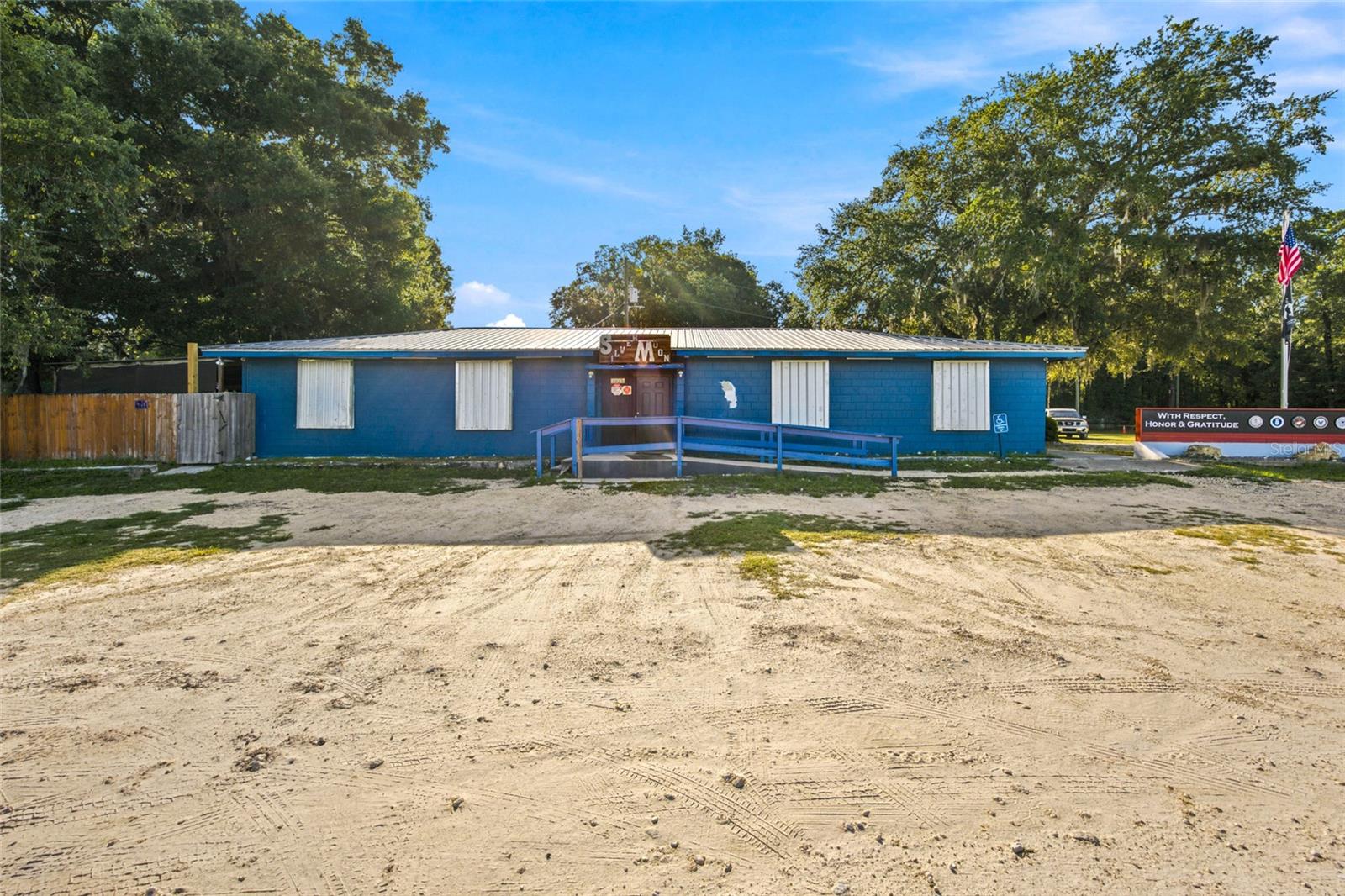 3025 S Us Highway 41 Property Photo 2