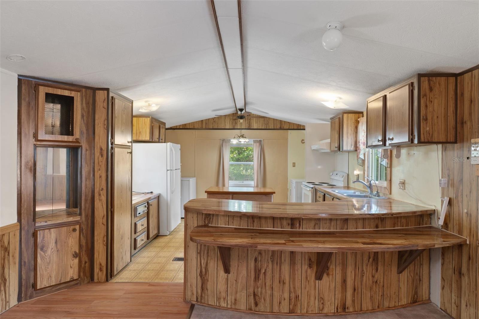6463 W Park Dr Property Photo 8