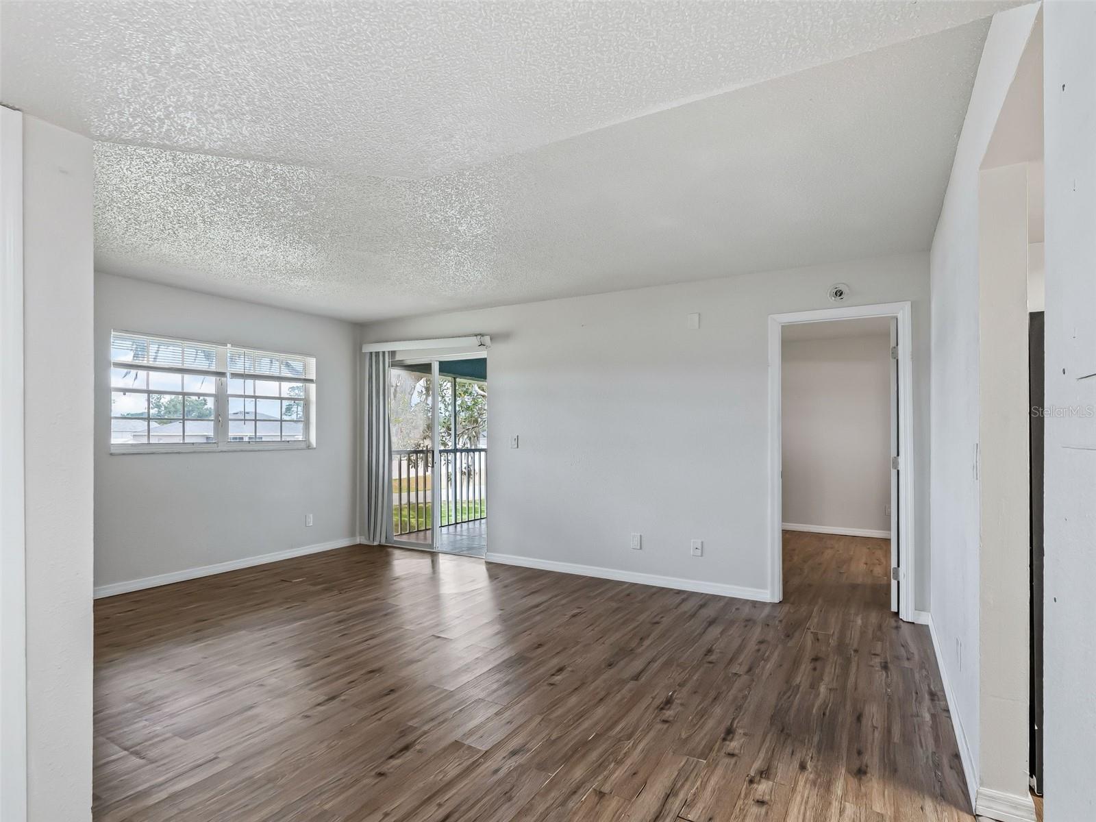 563 Midway Trak #k203 Property Photo 4