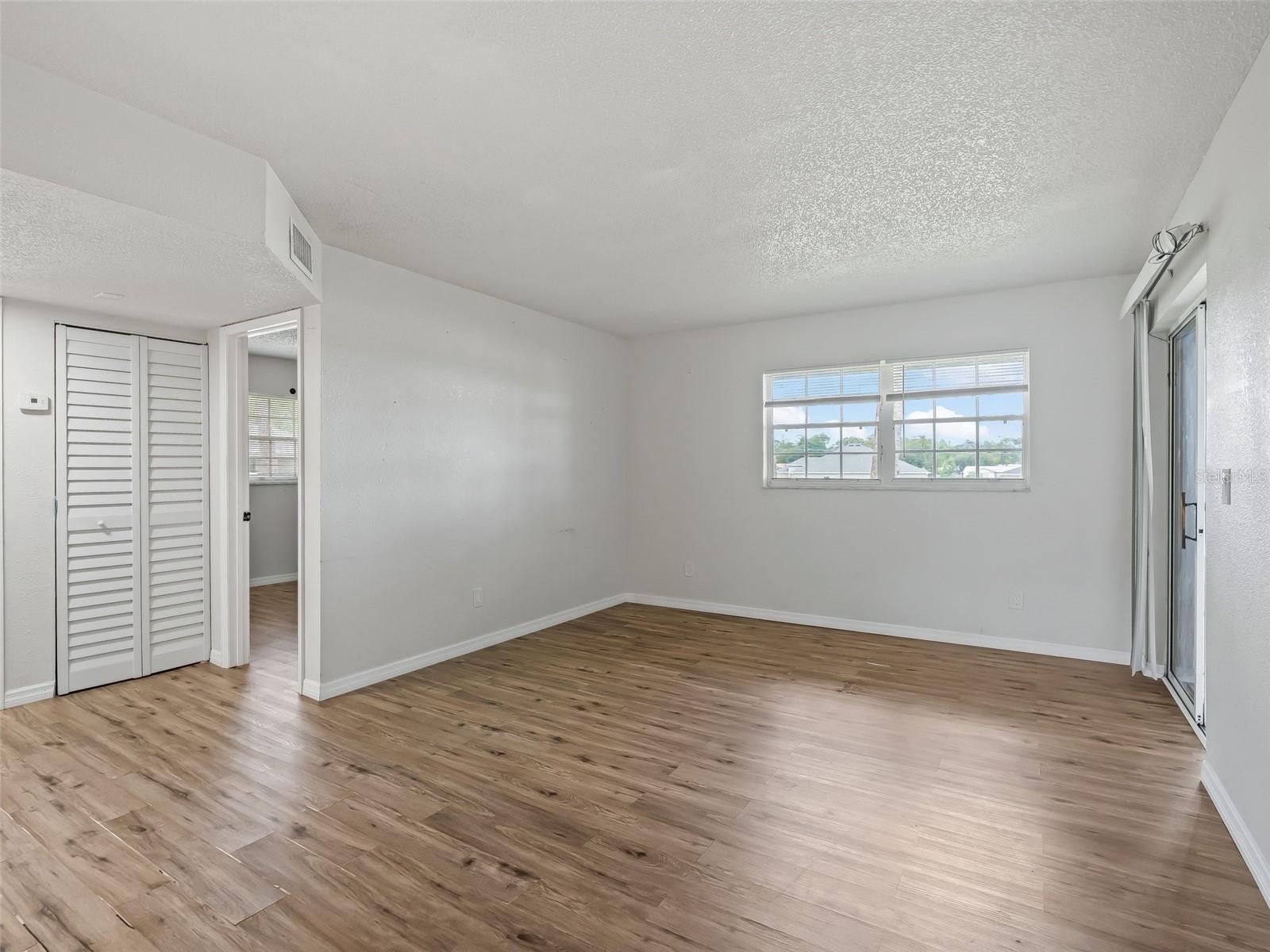 563 Midway Trak #k203 Property Photo 6