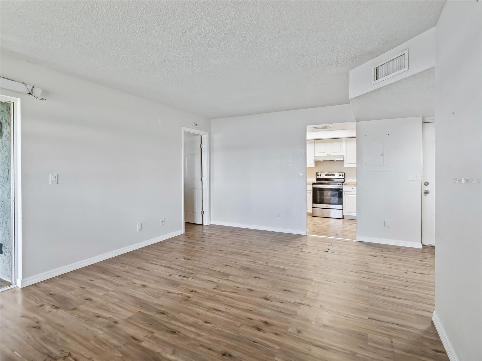 563 Midway Trak #k203 Property Photo 7