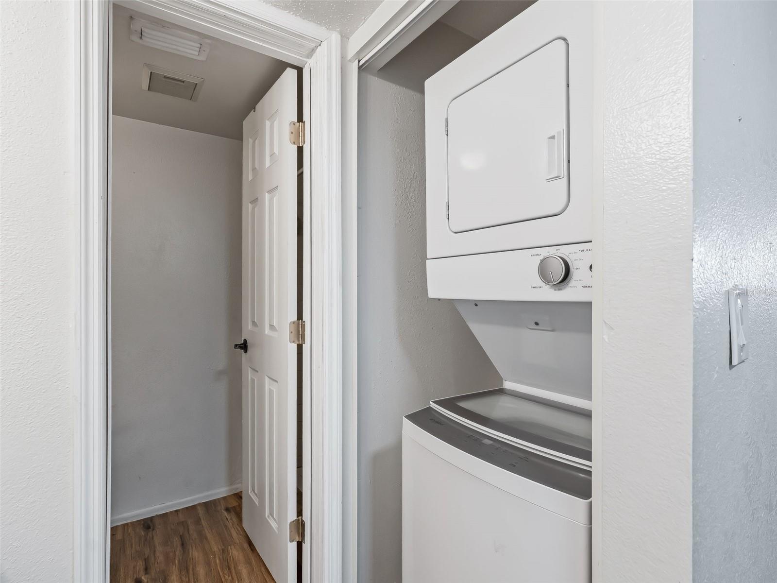 563 Midway Trak #k203 Property Photo 16