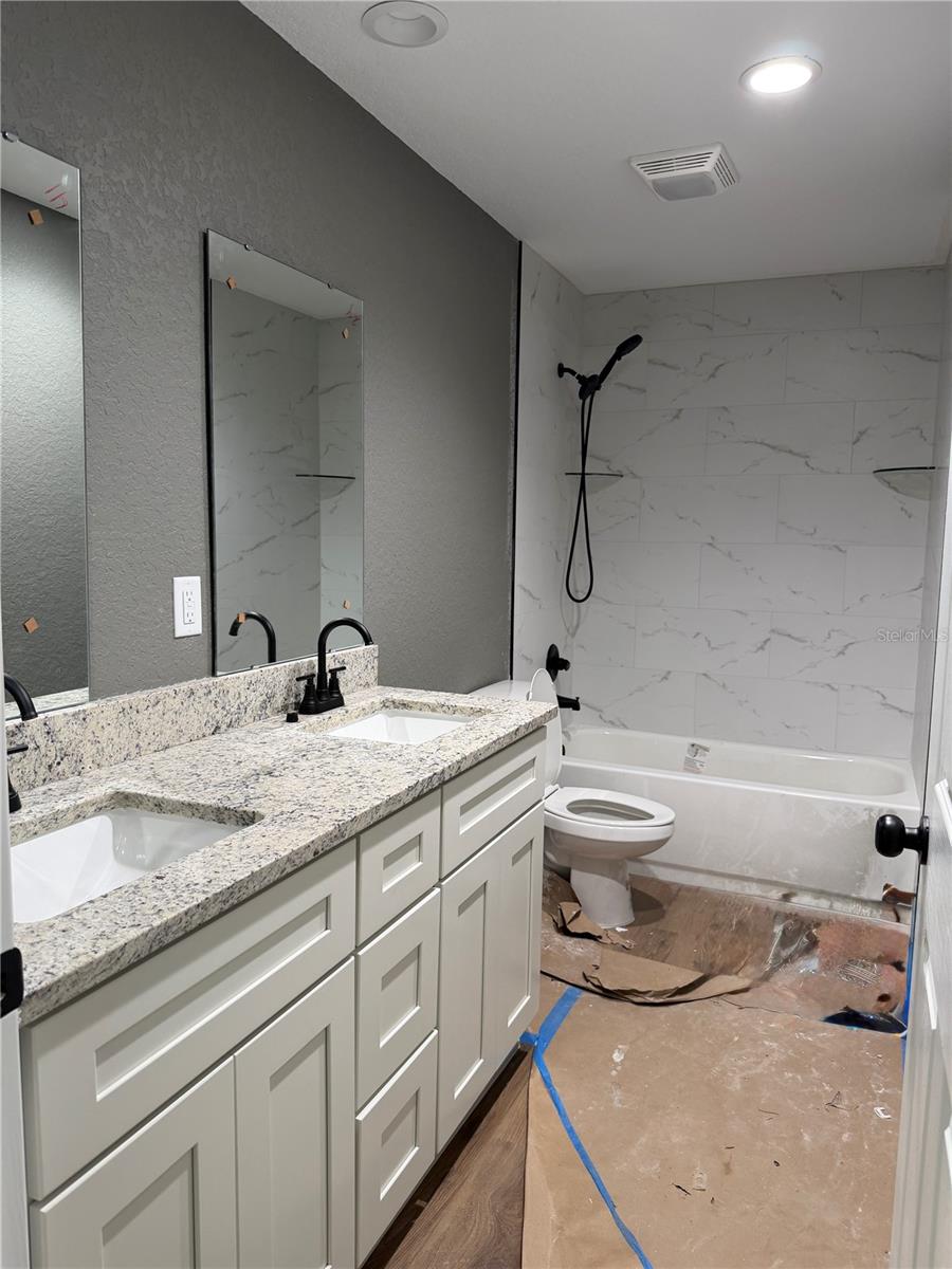 2163 Nw 65th Pl Property Photo 4