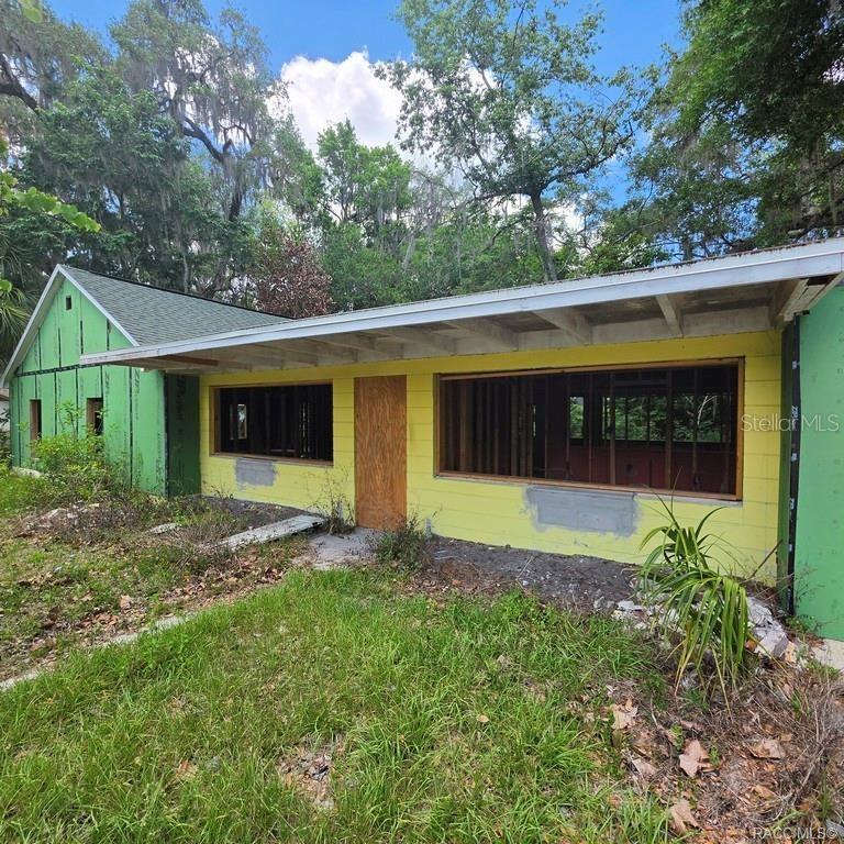 8869 E Ogden Ln Property Photo 2