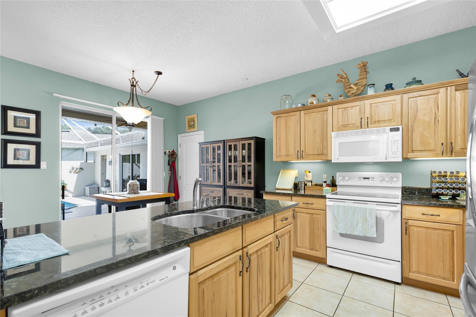 1940 Farmington Ct Property Photo 19