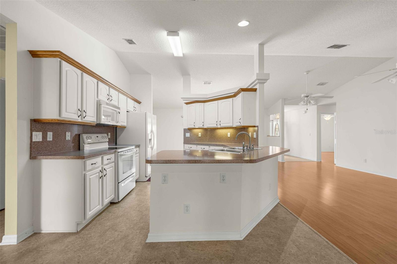 8459 Sw 60th Ct Property Photo 7