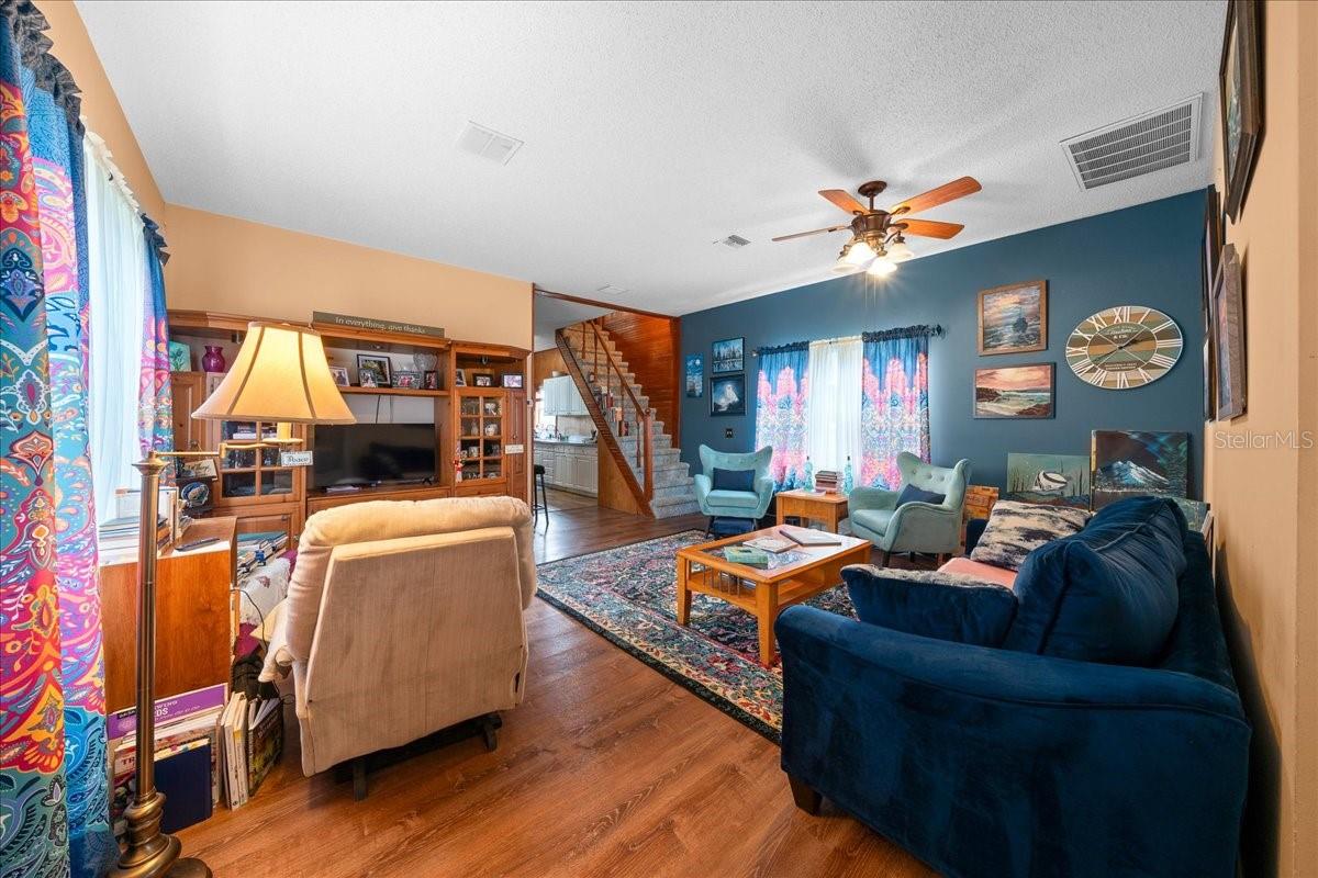 506 Lake St Property Photo 5
