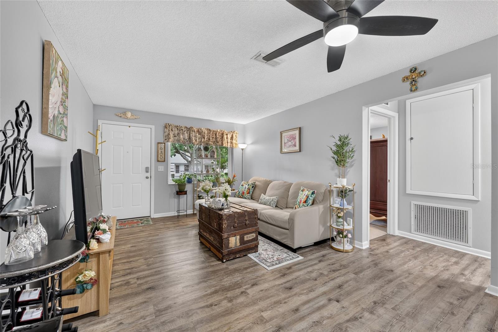 9690 Sw 95th Ter #b Property Photo 14