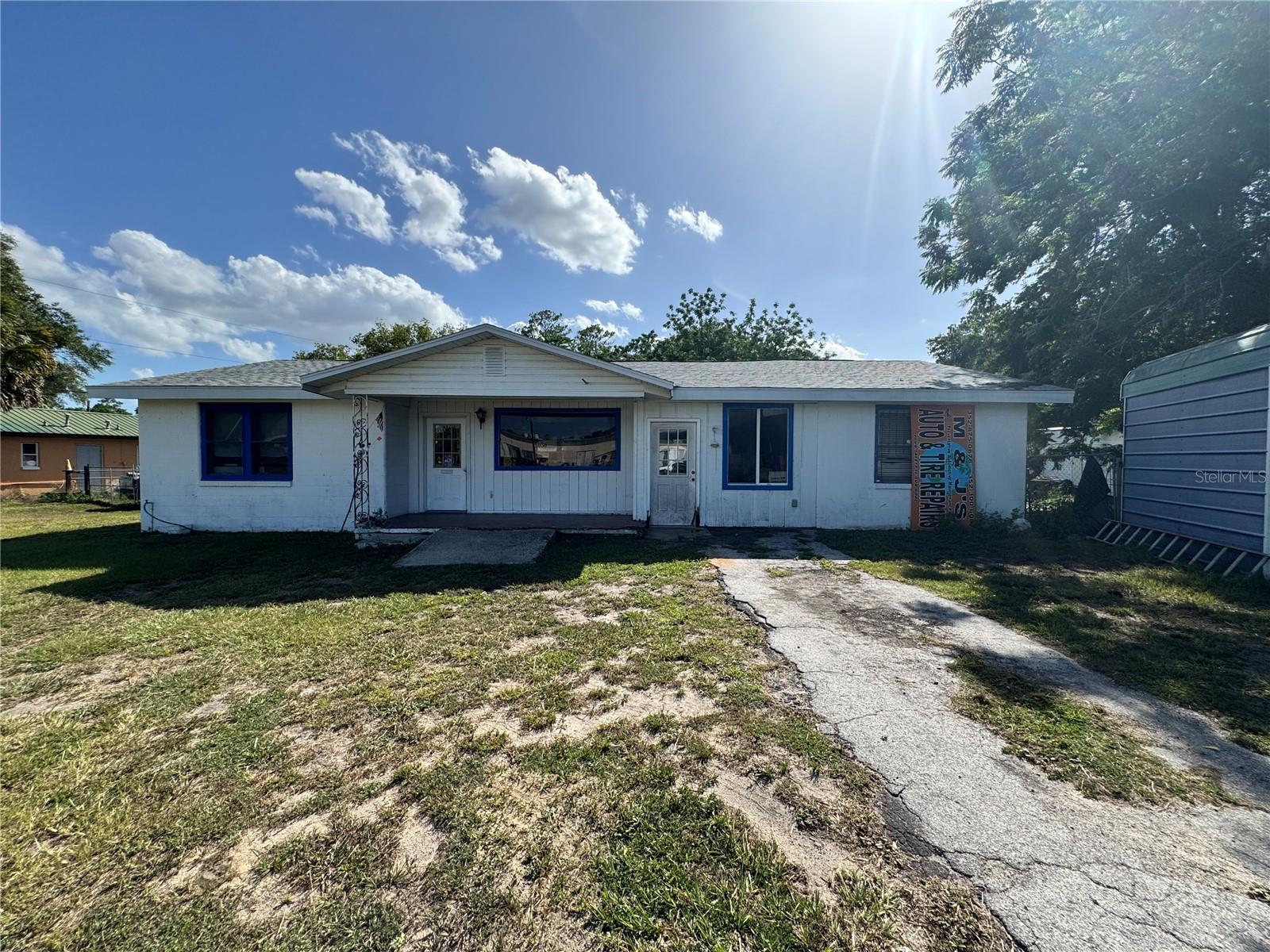 5050 S Pine Ave Property Photo 1