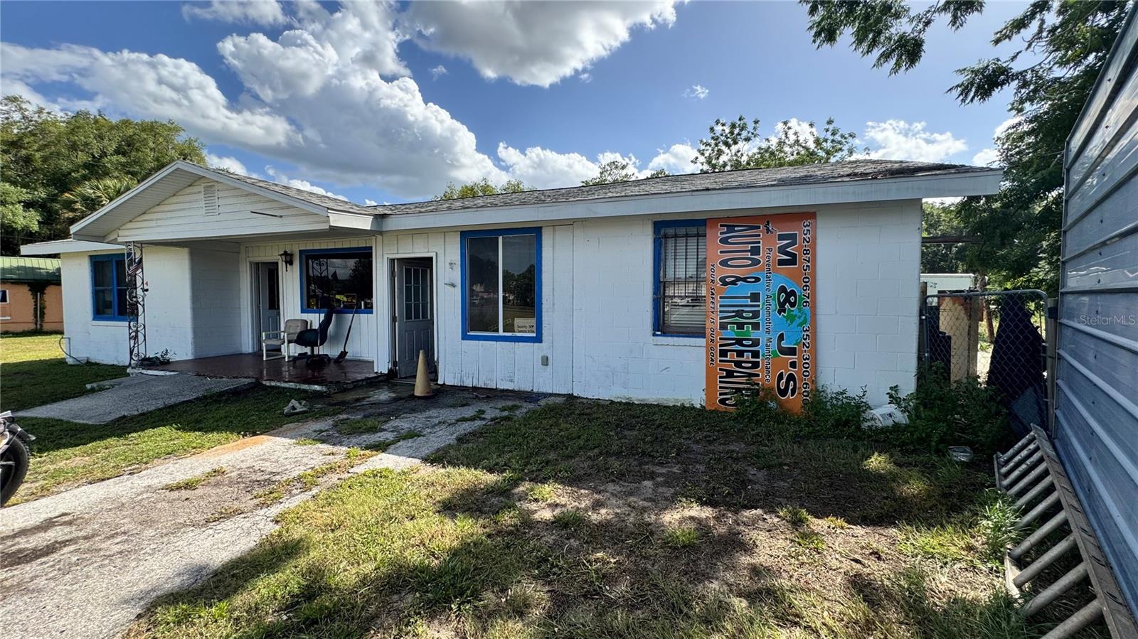 5050 S Pine Ave Property Photo 4