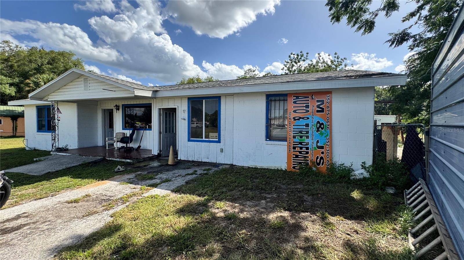 5050 S Pine Ave Property Photo 5
