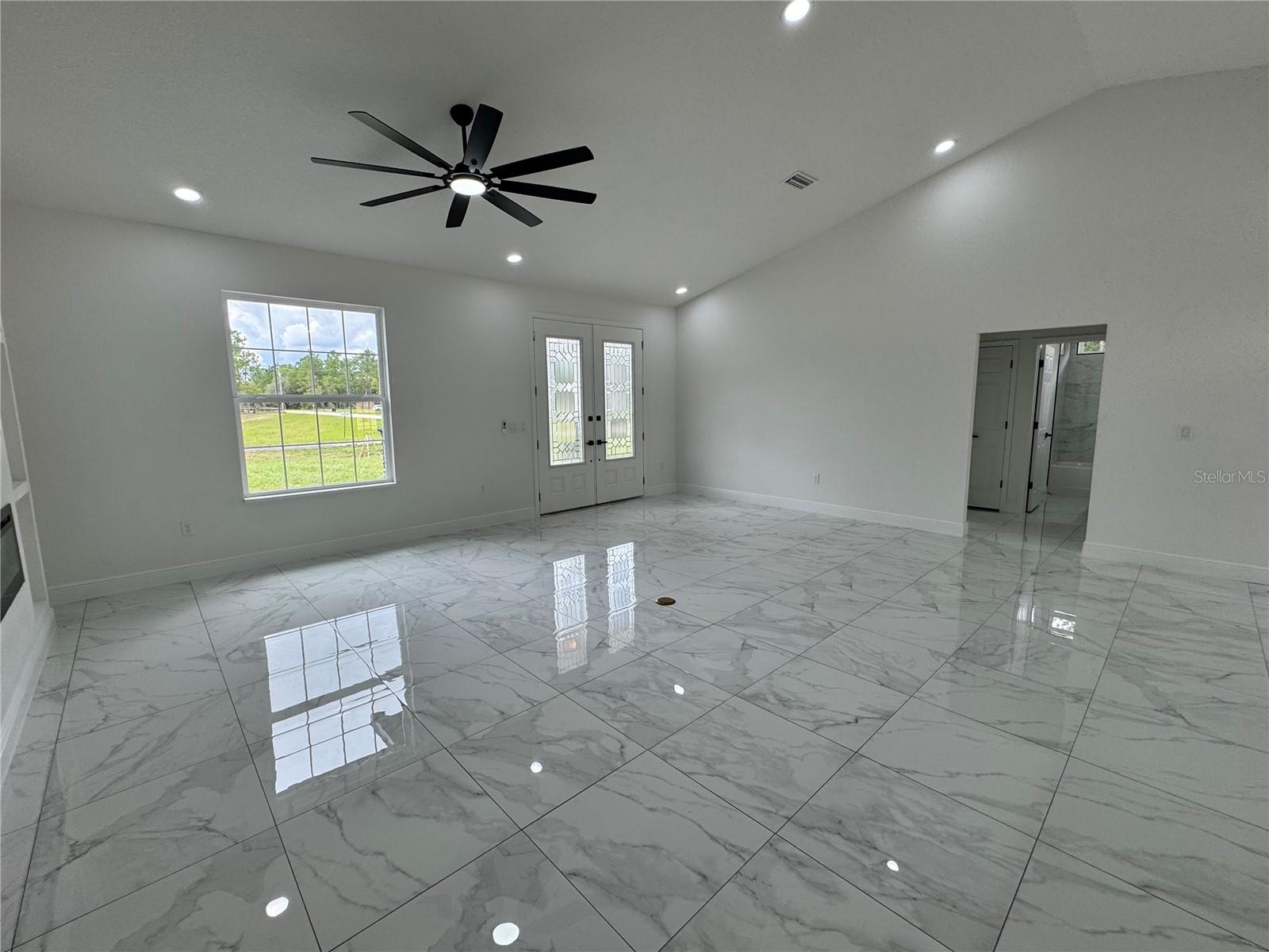 12423 Sw 67th Ln Property Photo 11
