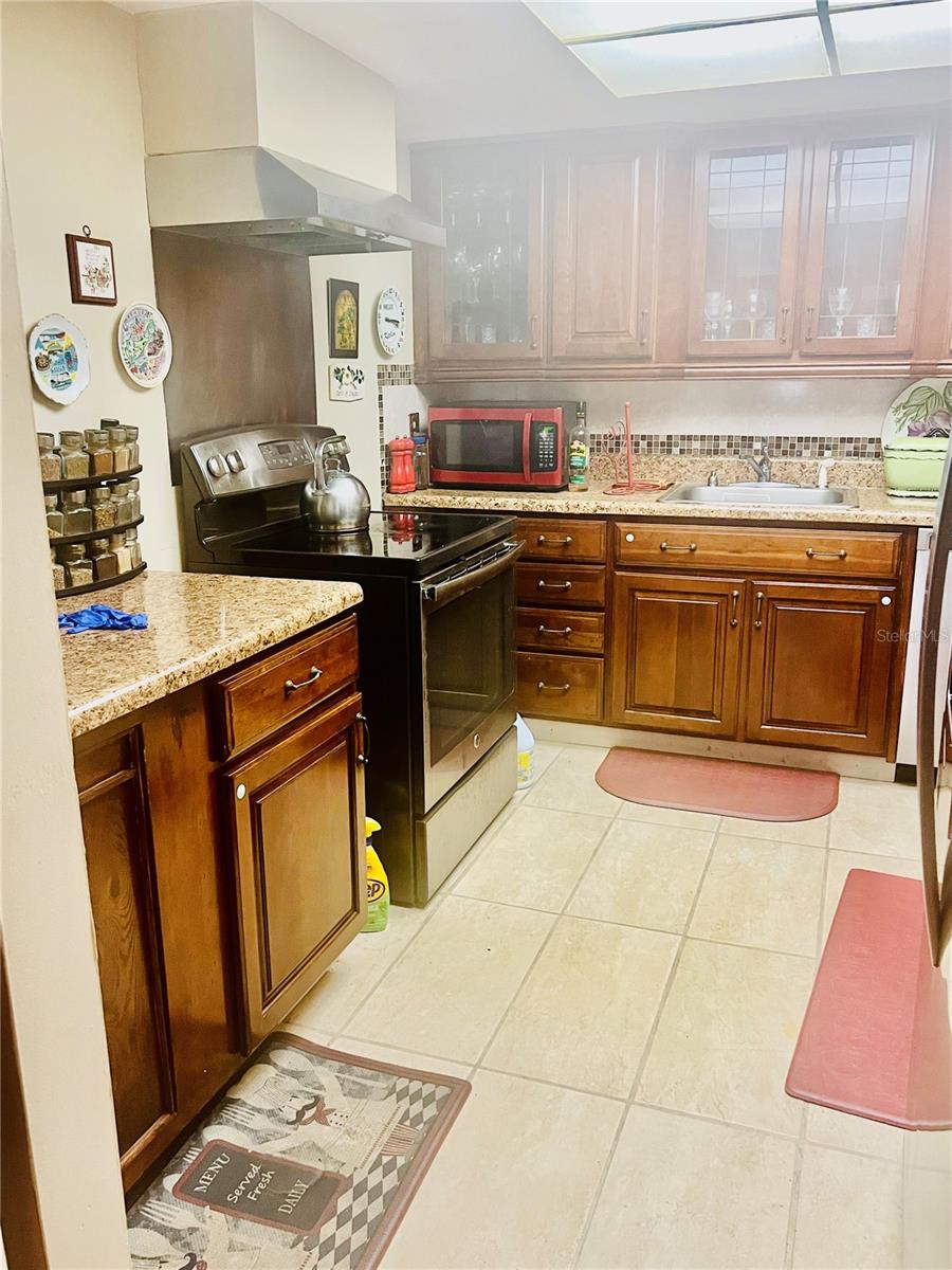 625 Midway Dr #b Property Photo 10