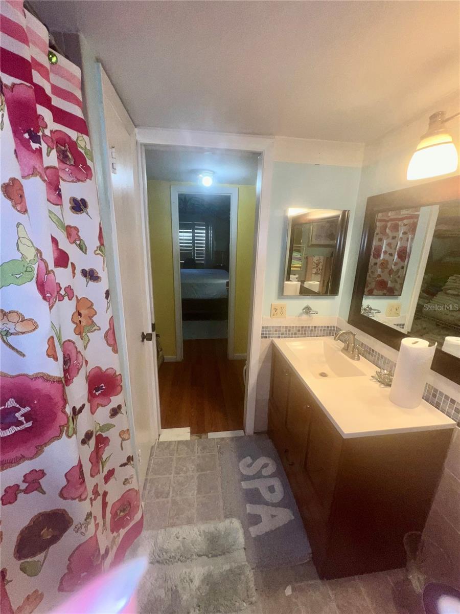 625 Midway Dr #b Property Photo 17