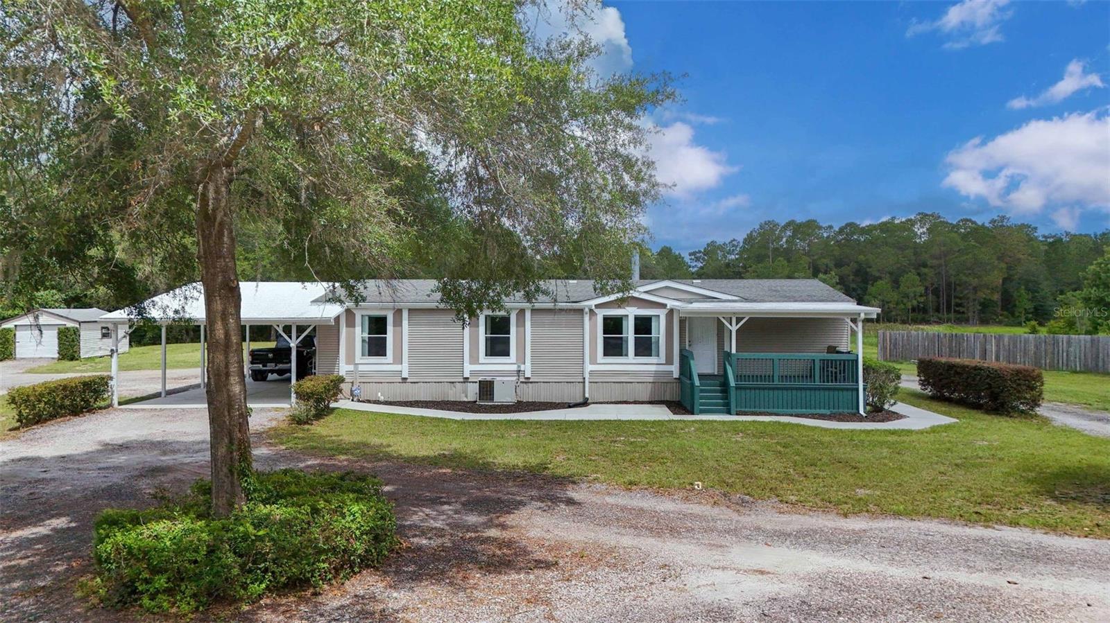 2564 N Crede Ave Property Photo 1