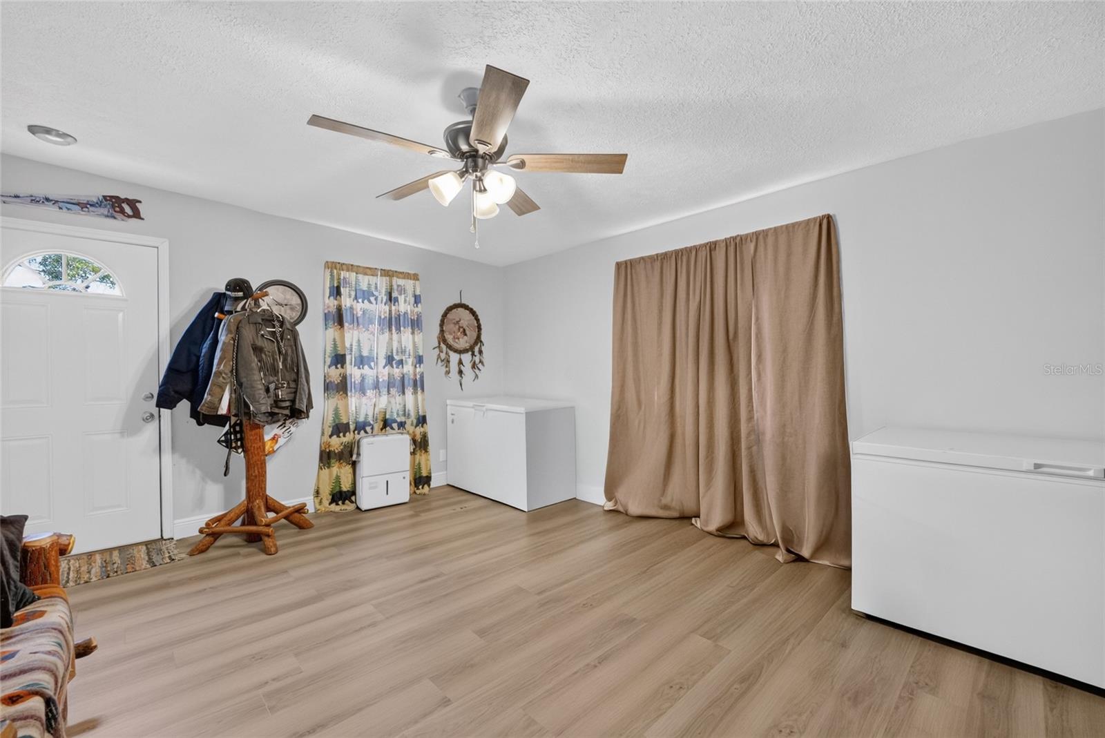 18544 Se 55th Pl Property Photo 4