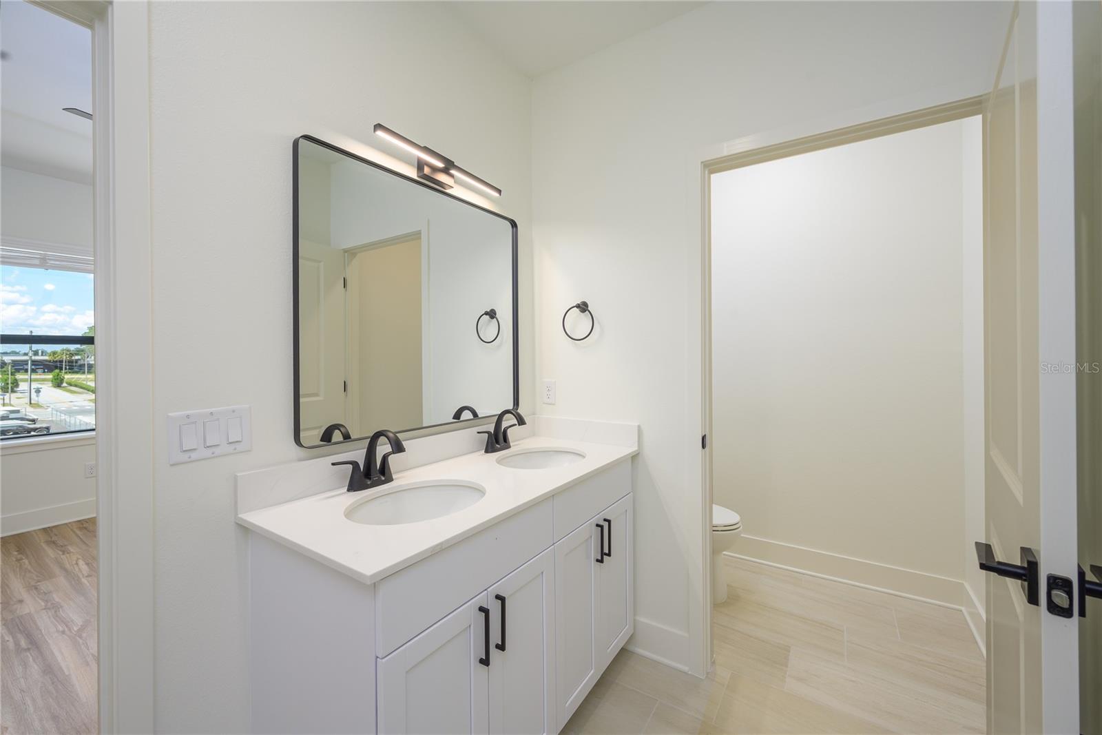 419 Se 1st Ave #102 Property Photo 11