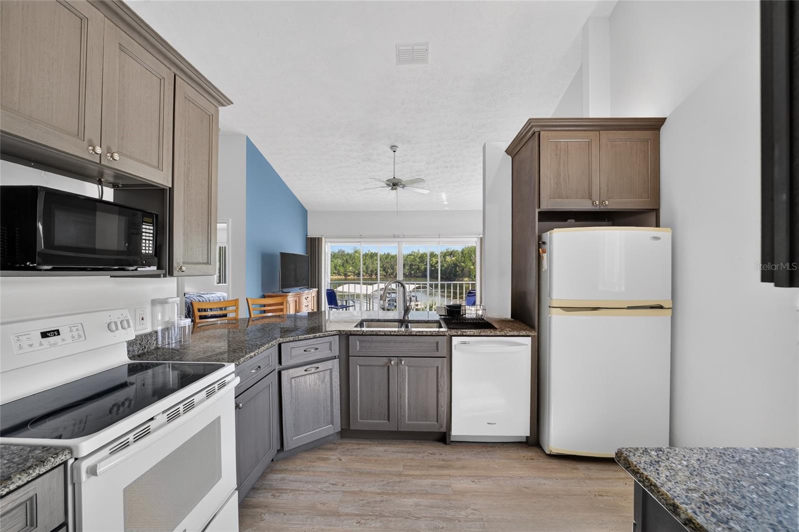 11170 W Cove Harbor Dr #121 Property Photo 18