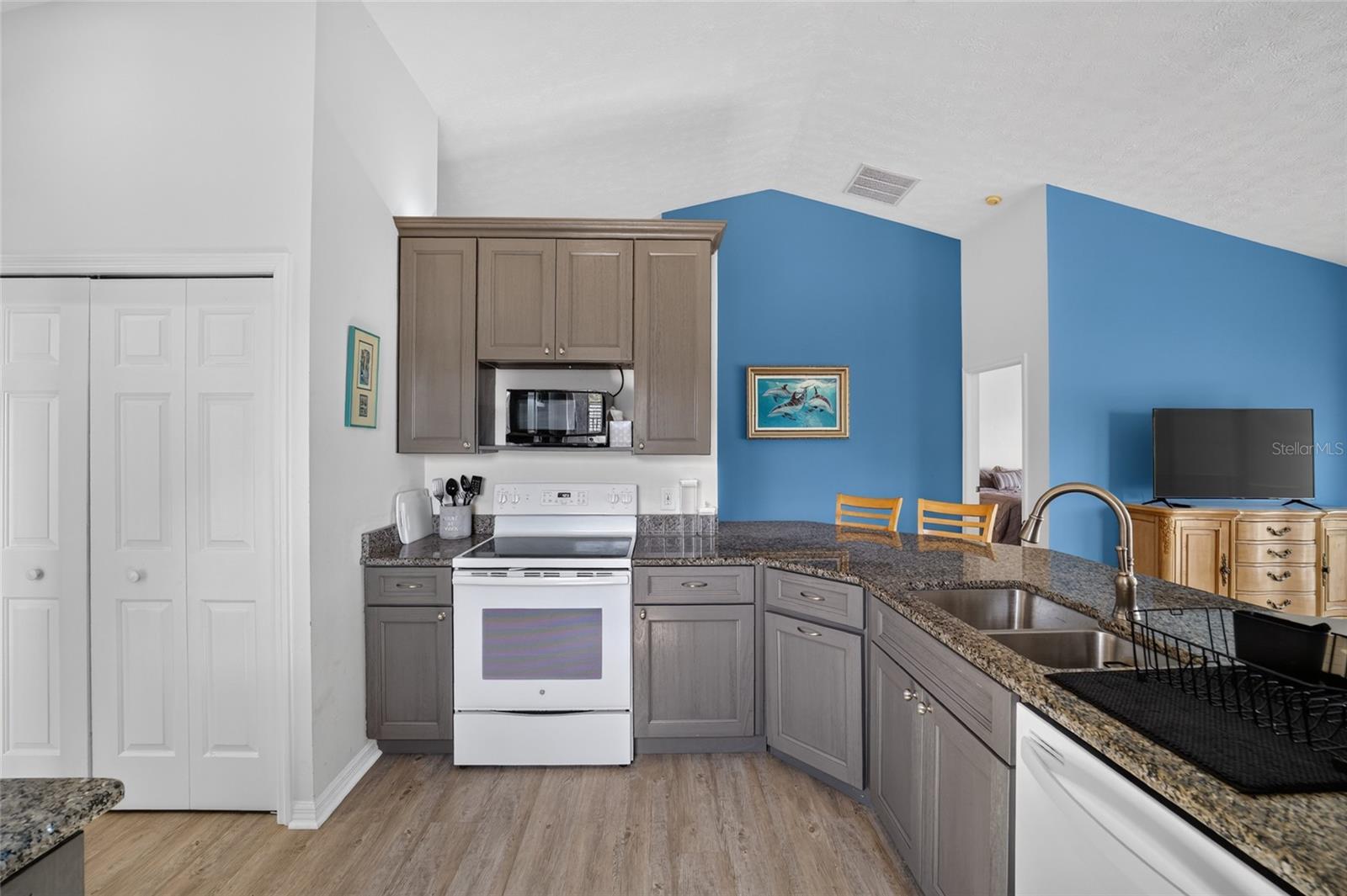 11170 W Cove Harbor Dr #121 Property Photo 19