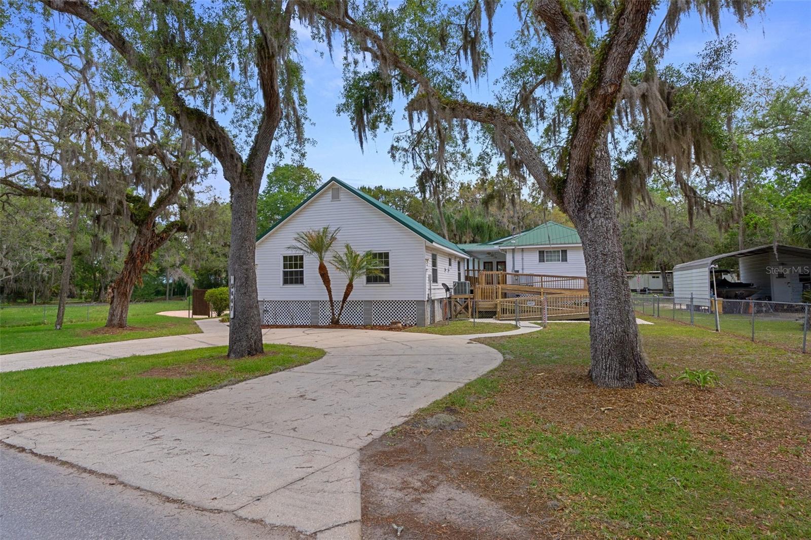 5447 S BOULEVARD DR Property Photo 1