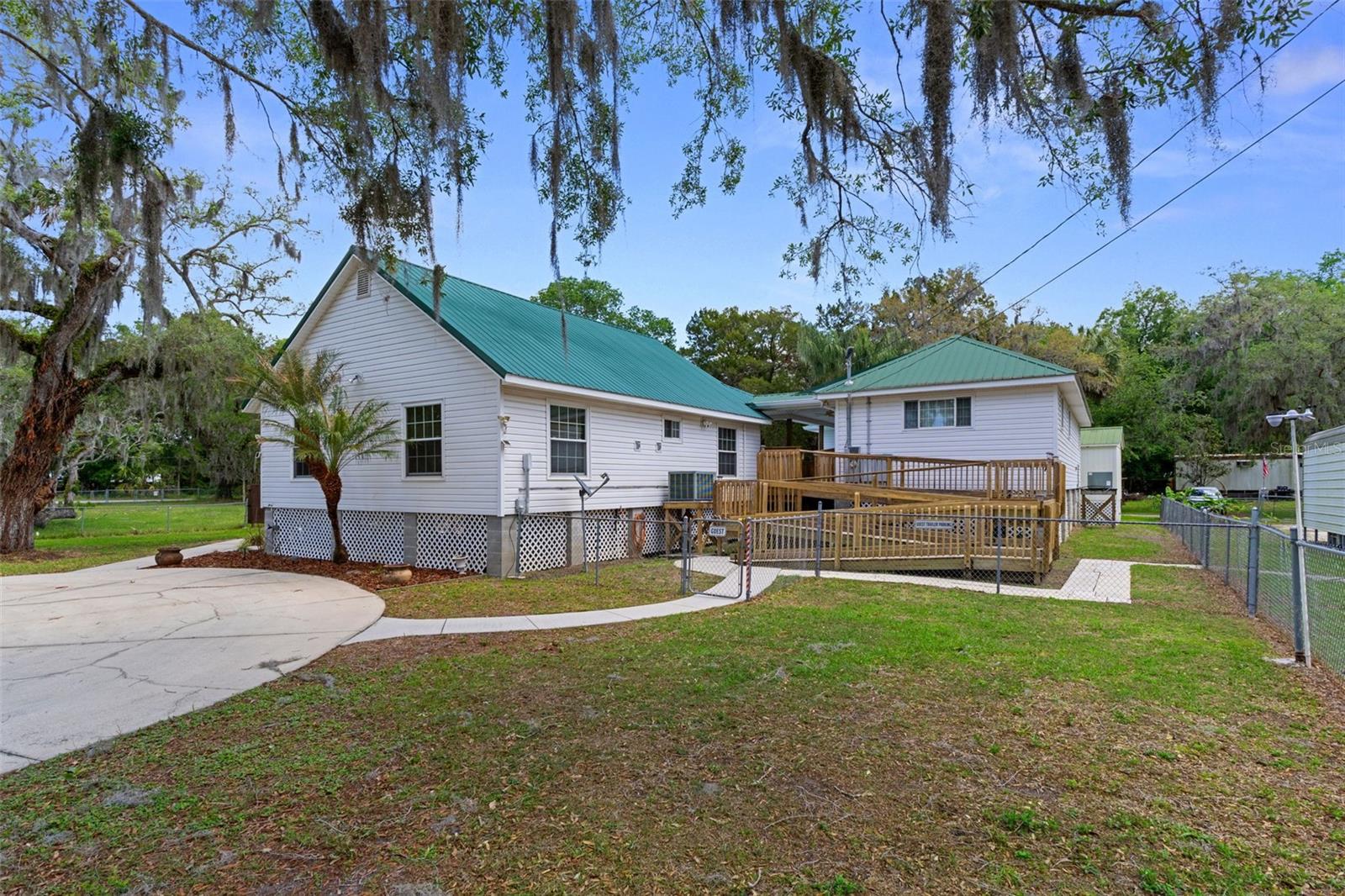 5447 S Boulevard Dr Property Photo 2