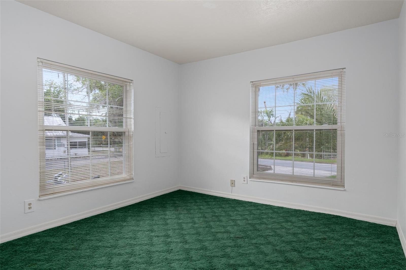 5447 S Boulevard Dr Property Photo 22