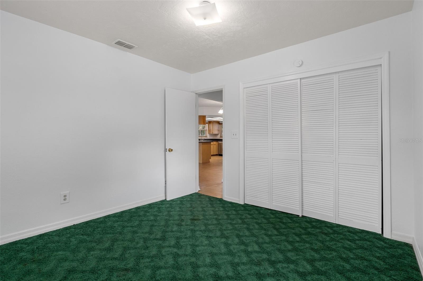 5447 S Boulevard Dr Property Photo 23