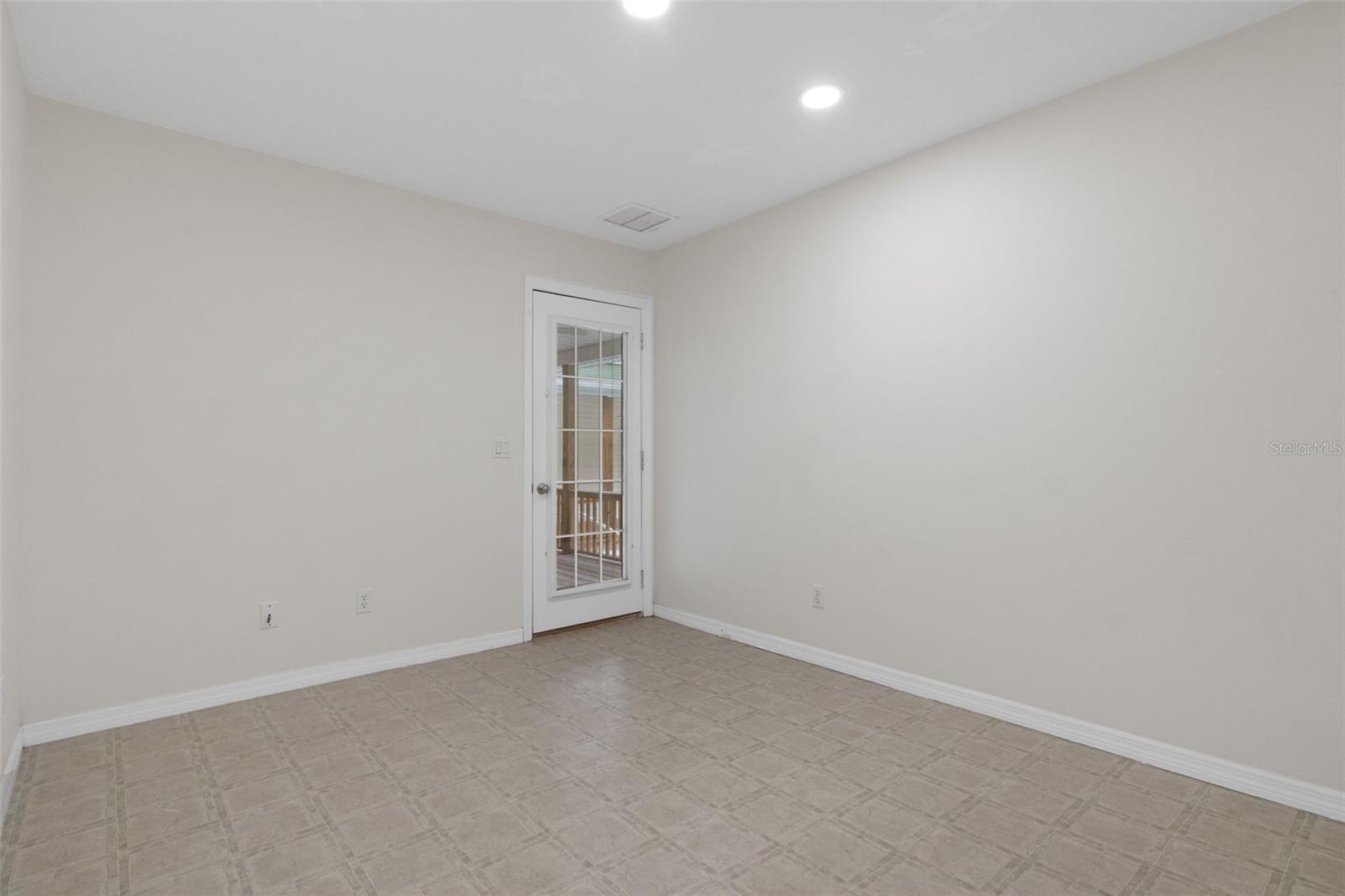 5447 S Boulevard Dr Property Photo 48