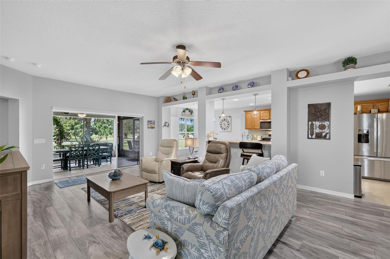 26860 White Plains Way Property Photo 8