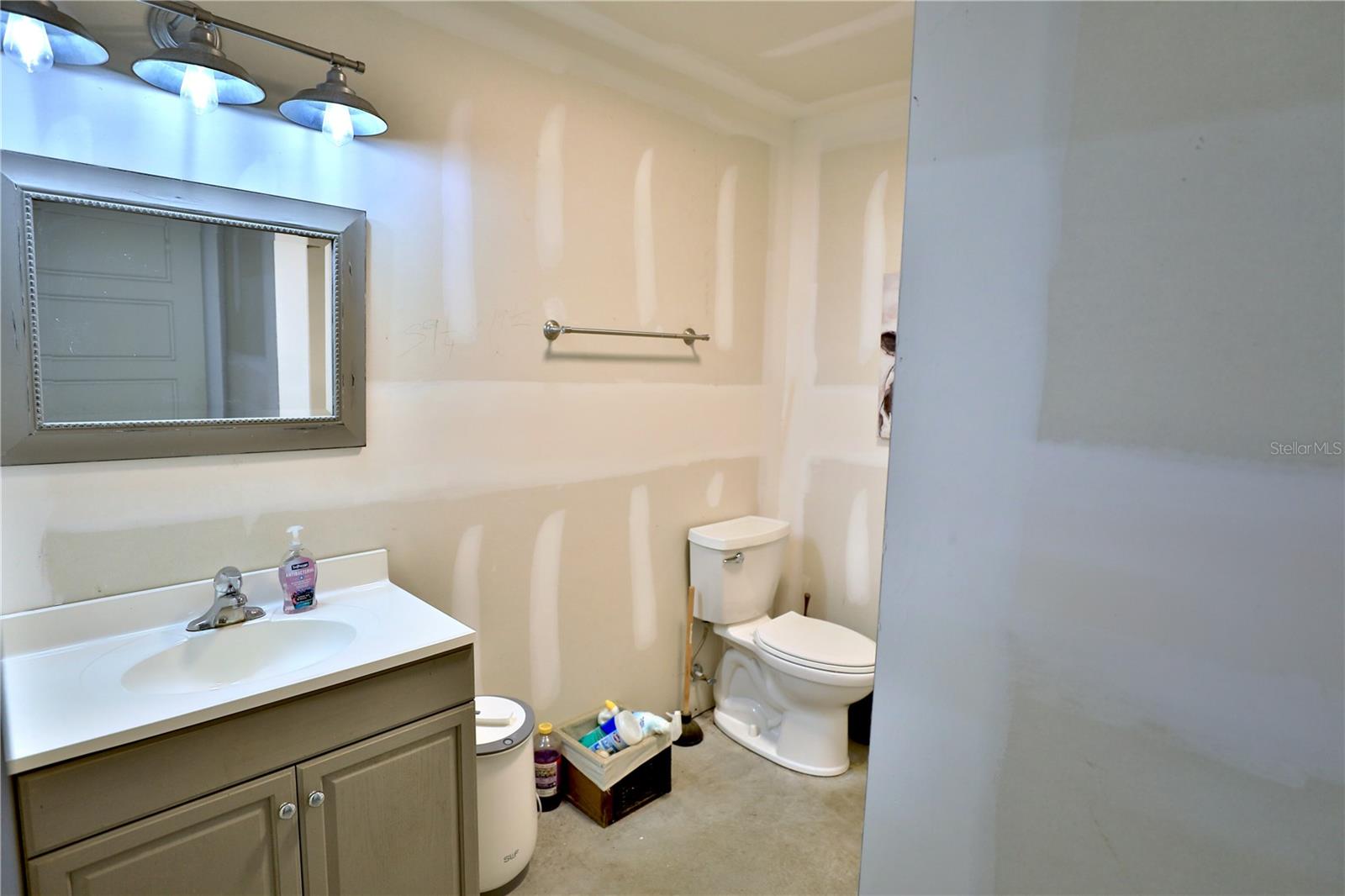 10140 Cr 209 Property Photo 35