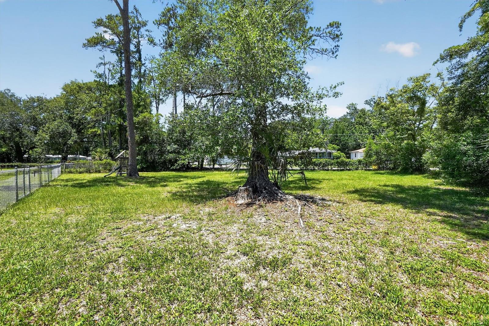5503 Lakewood Cir E Property Photo 6