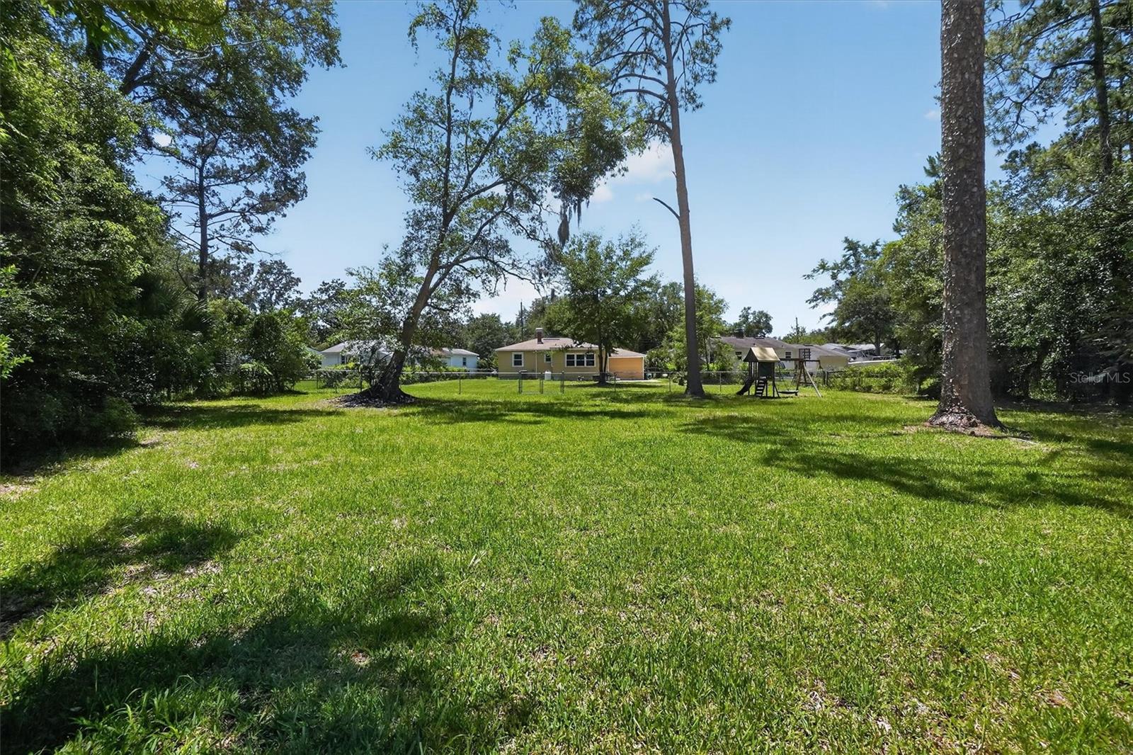 5503 Lakewood Cir E Property Photo 9