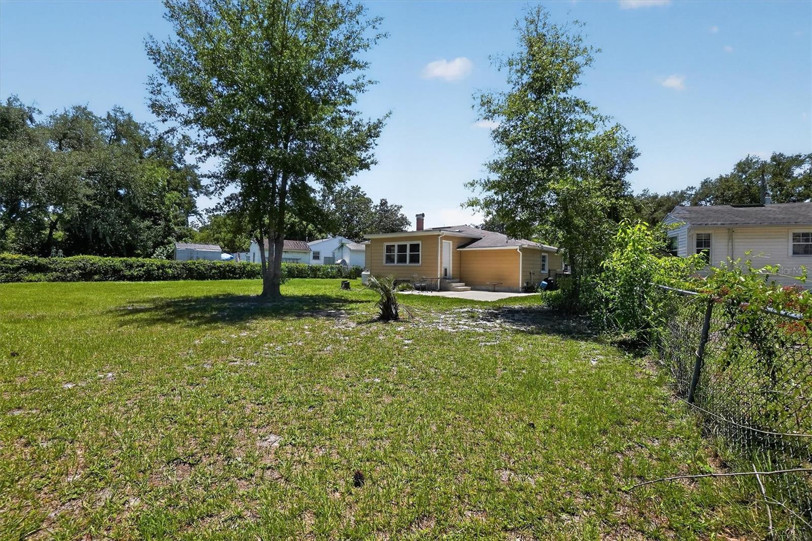 5503 Lakewood Cir E Property Photo 10