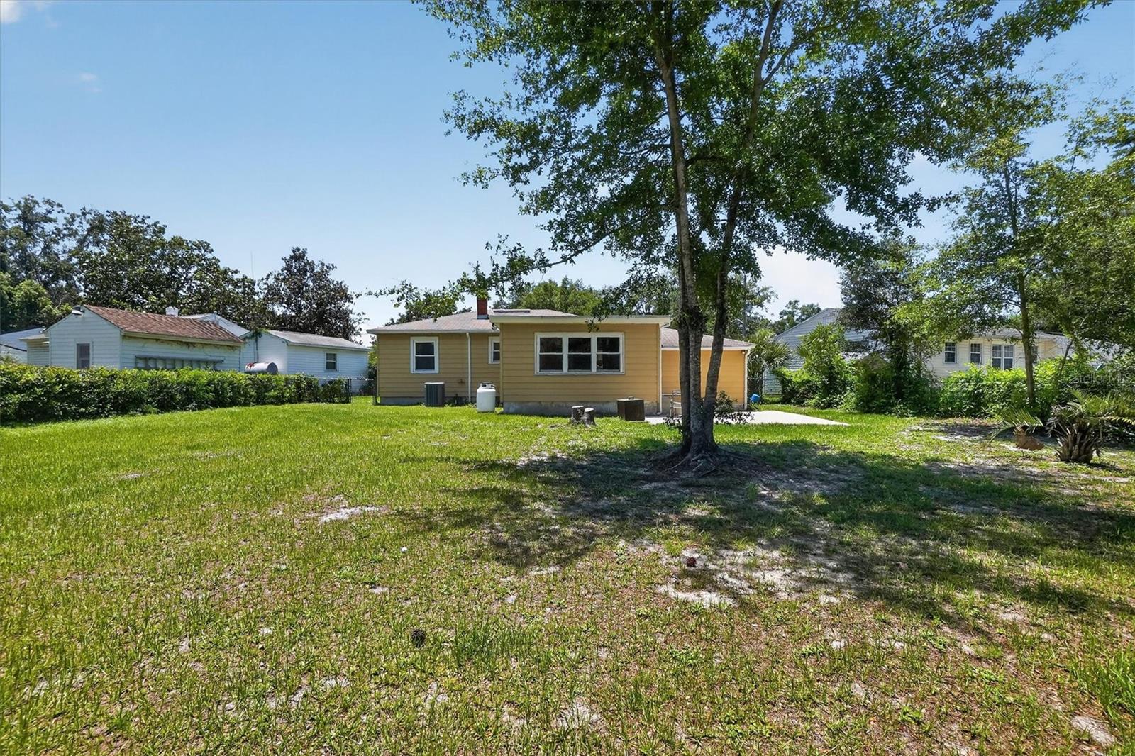 5503 Lakewood Cir E Property Photo 11